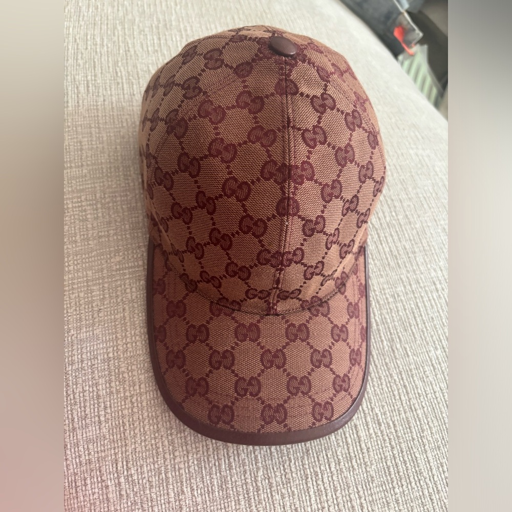 Burgundy gucci hat